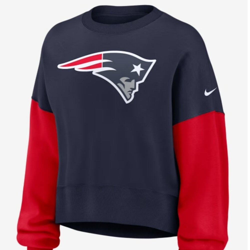 New England Patriots Women Nike NFL Crewneck Sweatshirt Drop Shoulder NWT Large